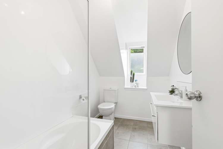 2/39 Onslow Road Khandallah_13