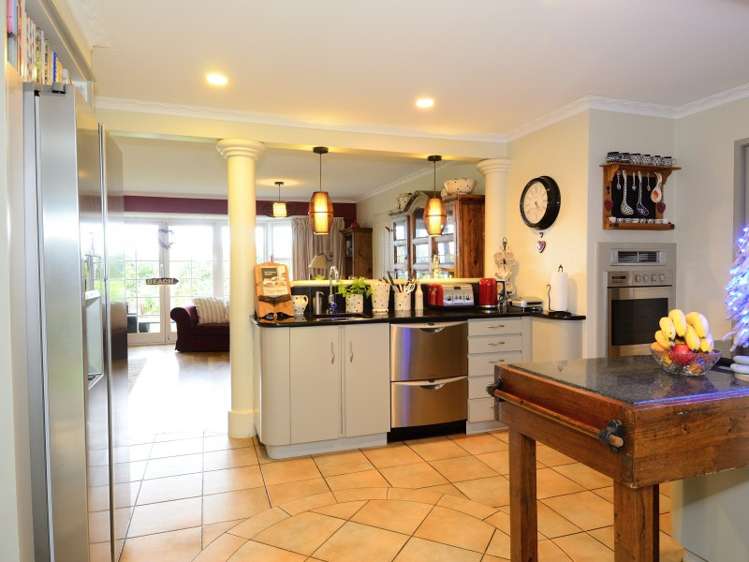 9 Moana Road Okitu_5