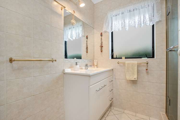 14 Saint Simon Place Botany Downs_8