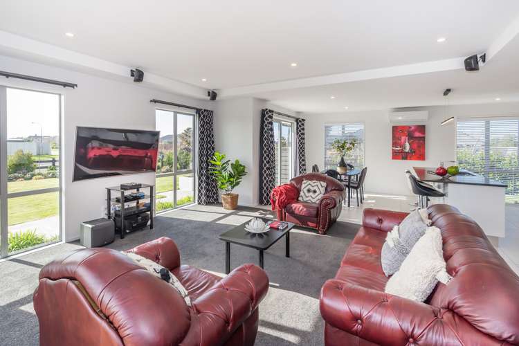 13 Coutts Lane West Melton_22