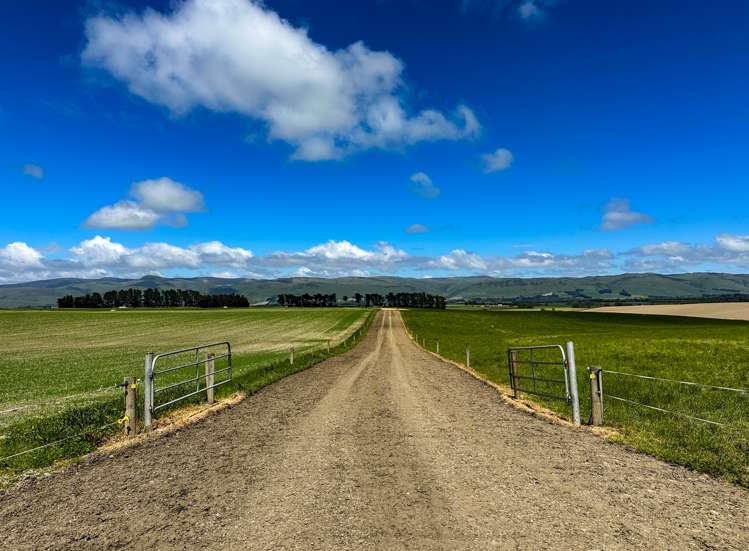 20 Longridge Village Road Winton Surrounds_17