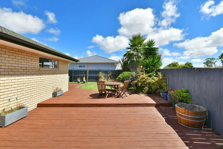 16 Aitkenhead Court Parakai_5