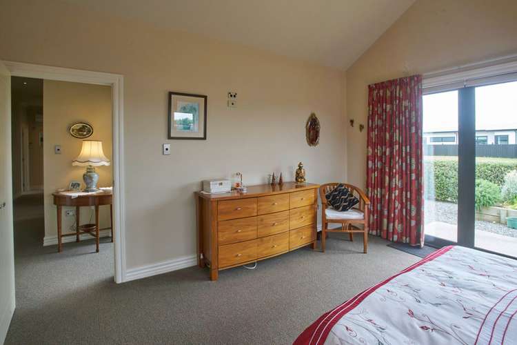 64 Breaksea Street Te Anau_35