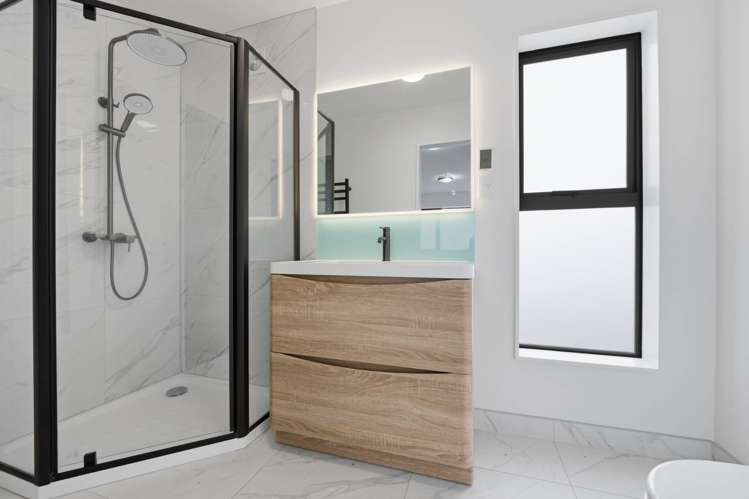 7C Holland Avenue Pt England_23