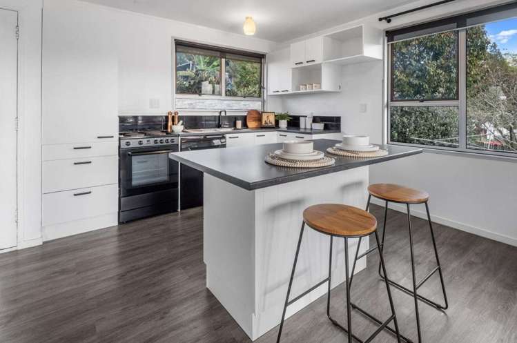 10 Raewyn Street Morningside_1