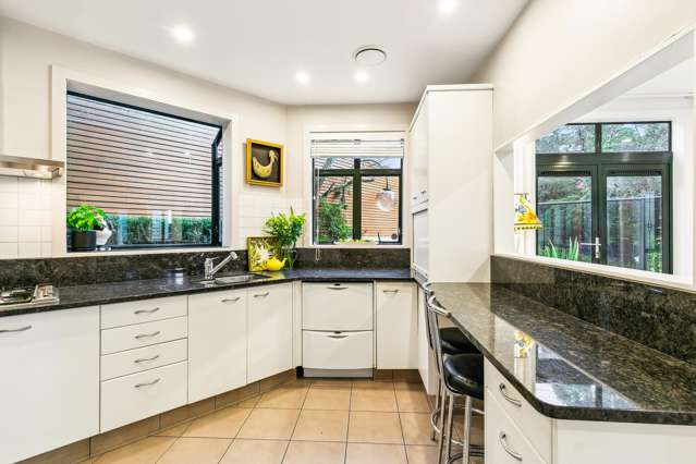 2/67 Bolton Street Kelburn_1