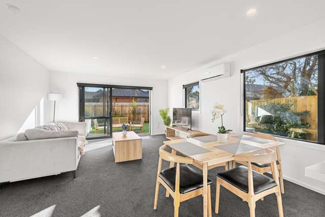 Light, Bright & Fully Renovated - Walk to the CBD!