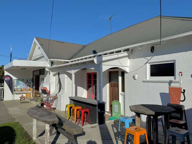 Iconic Kakanui Beachside Shop
