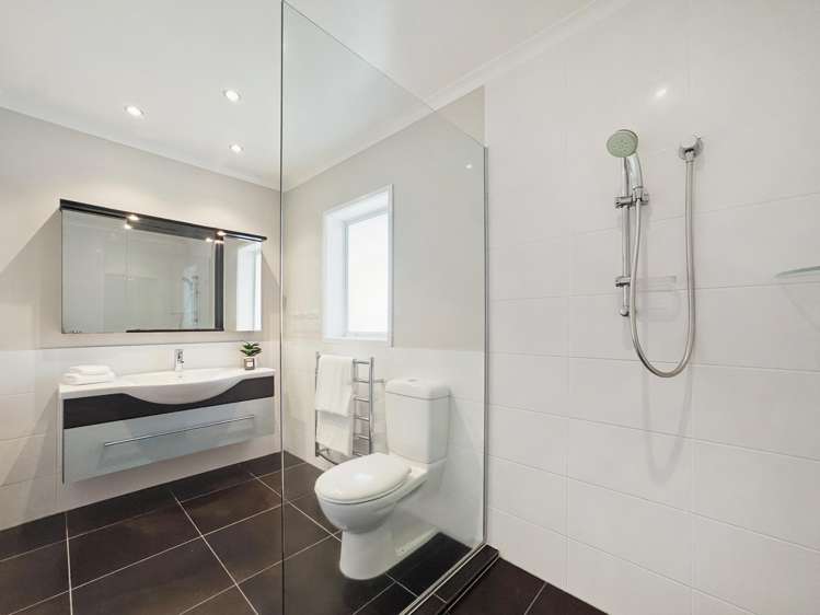 11 Holly Way Sunnyhills_17
