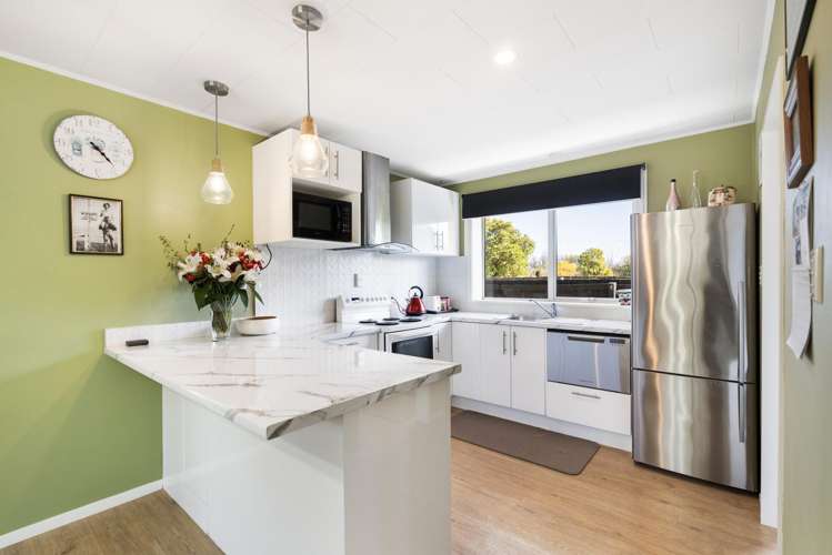 4 De Ville Place Burwood_4