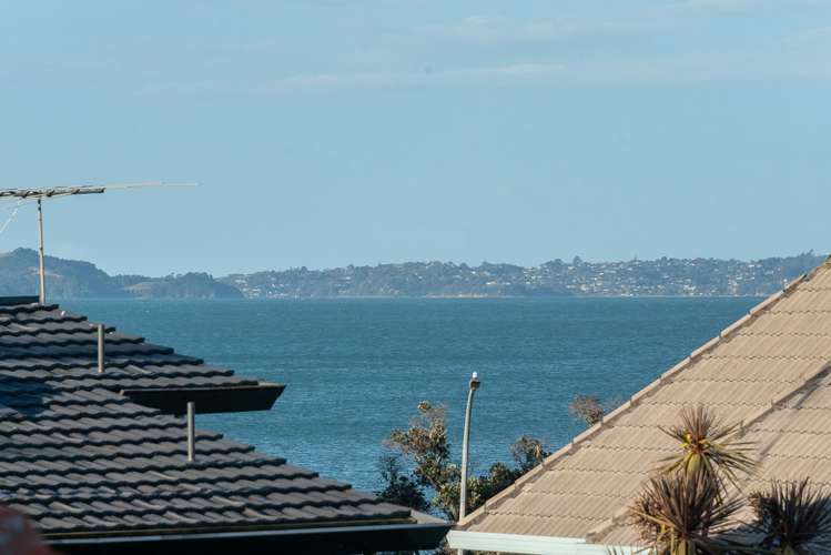 33 Luplau Crescent Cockle Bay_18