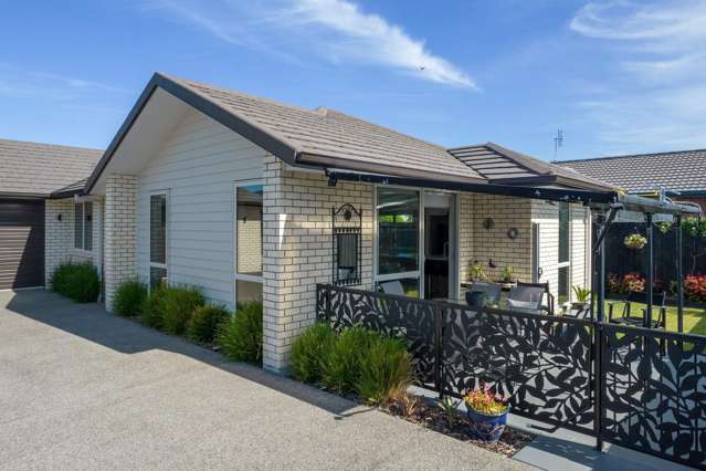 Modern Comfort in Quiet Cul-de-Sac