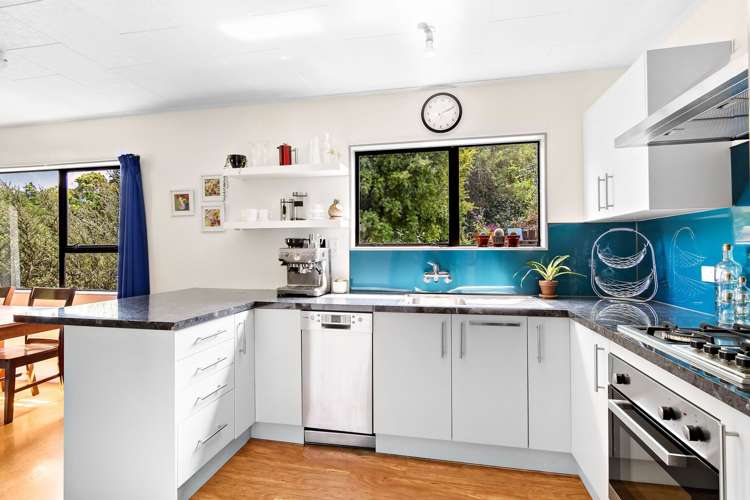 69 Murphy Street Toi Toi_6