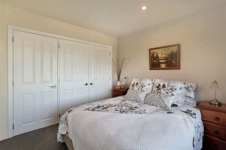 4 Country Place Allenton_18