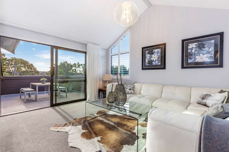 10 Coldham Crescent Saint Johns_9