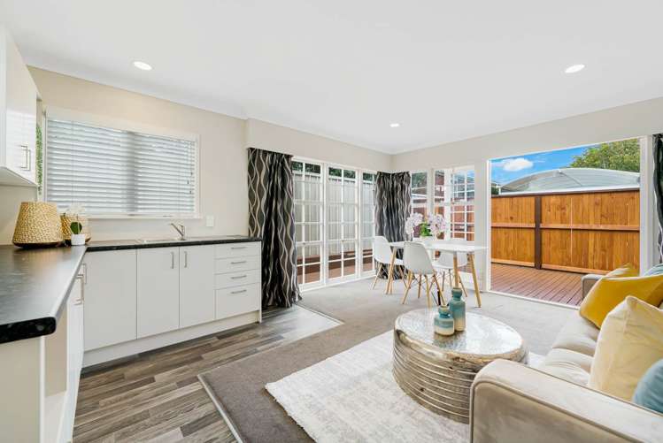 13 Harford Place Pakuranga Heights_17