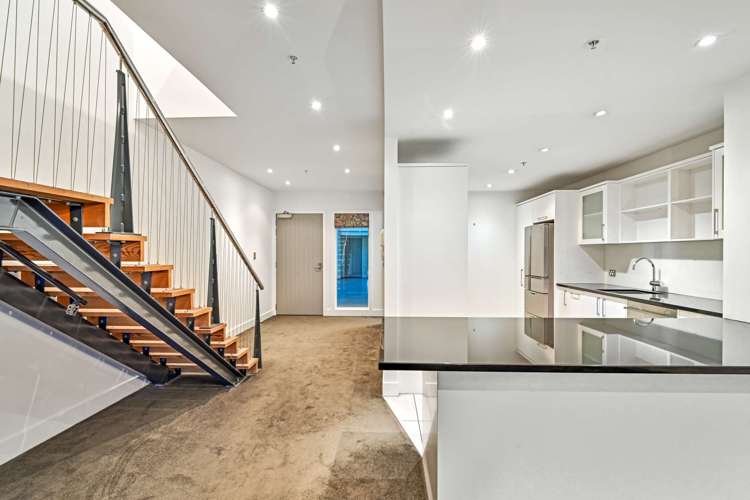 212/1 Lever Street_4