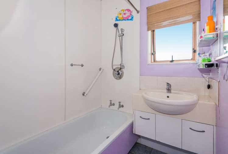 2/14 Butley Drive Farm Cove_13