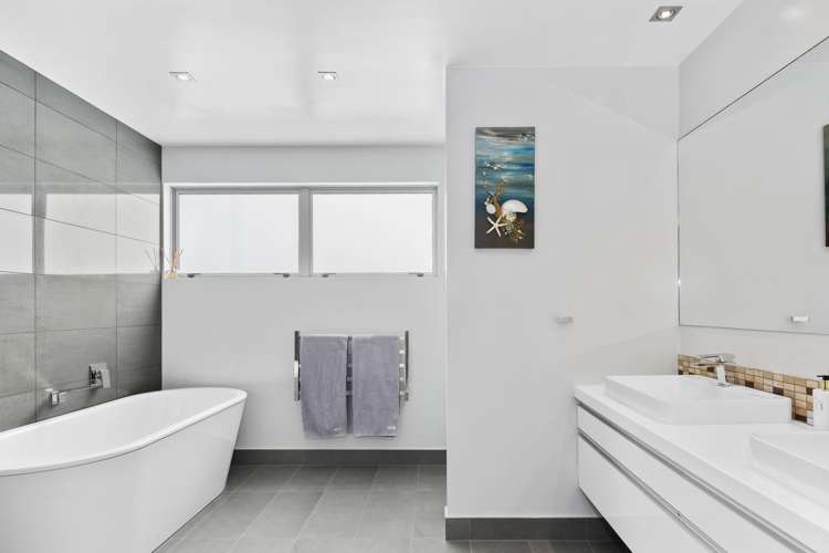 36 Marine Parade Mount Maunganui_15