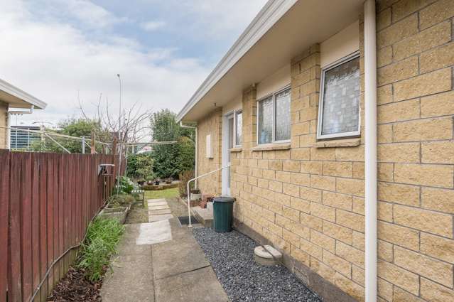 4/13 Gladstone Road Richmond_3