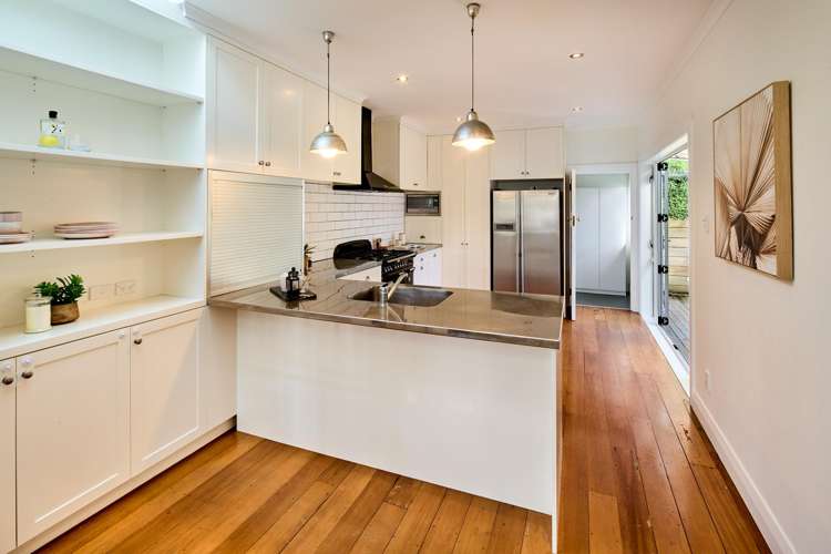 13 Firth Terrace Karori_7