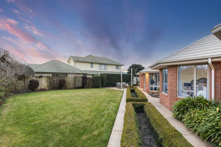 1 Becmead Drive Harewood_23