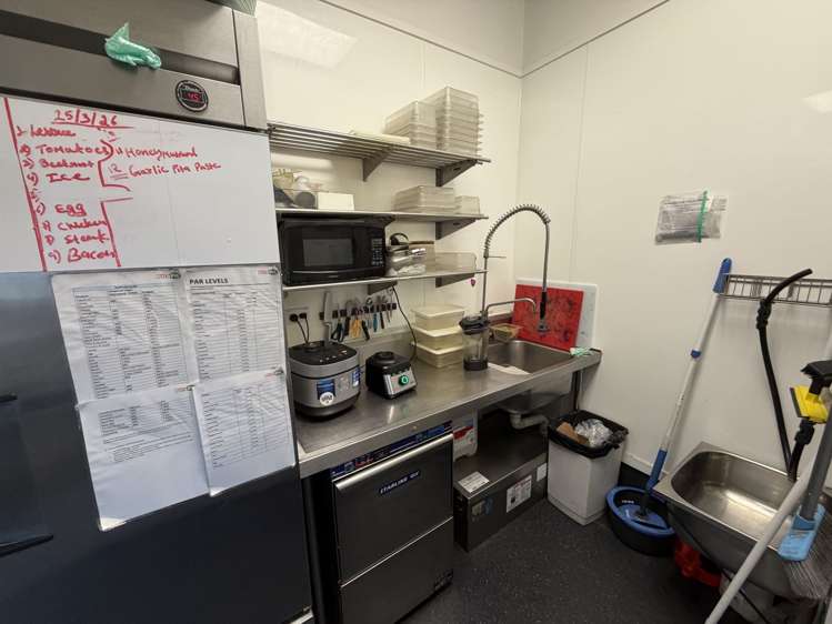 Unit 1/119 Onewa Road Northcote_7