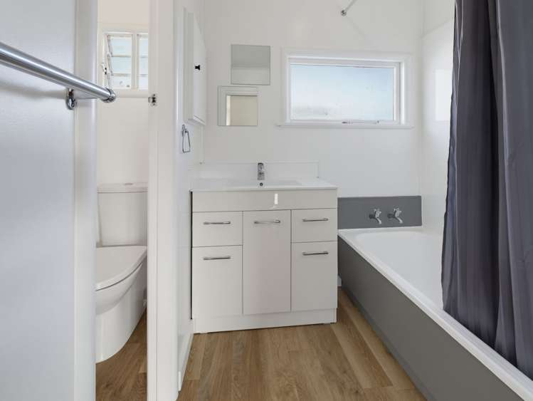 1/7 Tennyson Crescent Stoke_14