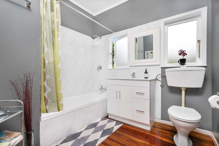 82a Atkinson Road Titirangi_11