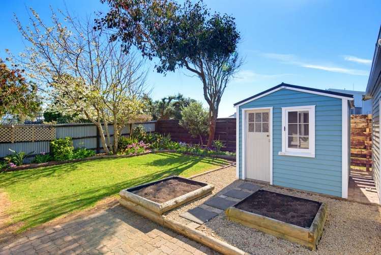 6 Adrian Grove Waikanae Beach_22