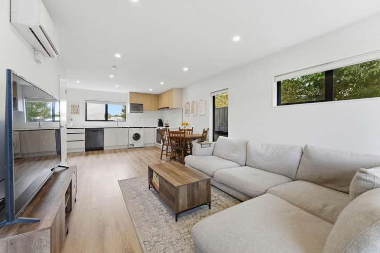 2/314 Royal Road Massey_2