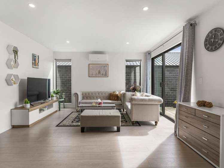 14 Horokaka Street Massey_11