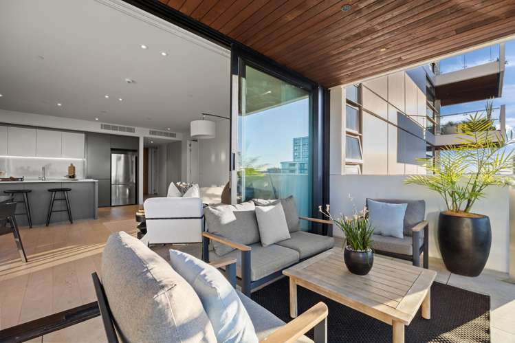702/141 Pakenham Street_5