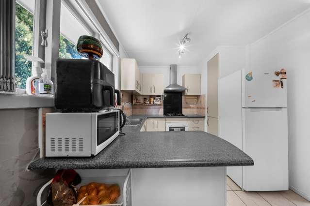 2/10A Lupton Road Manurewa_3