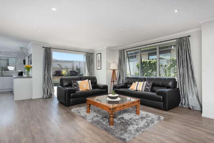 3 Fender Close Pyes Pa_3