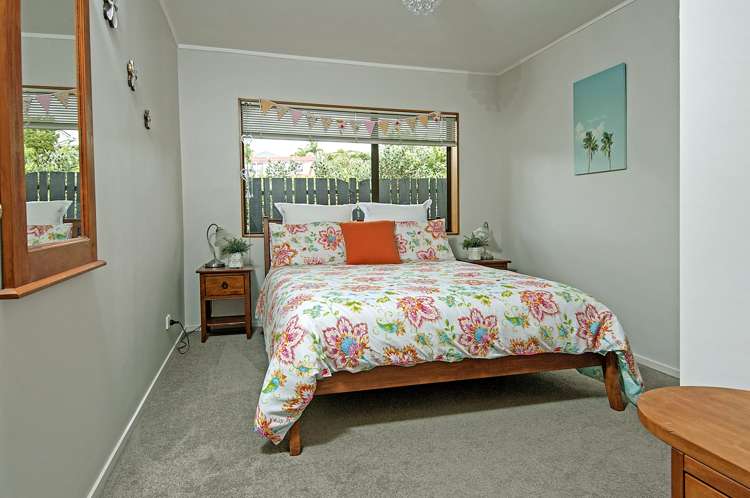 15 Chablis Place Henderson_13