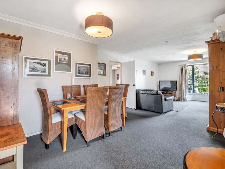 2/56 Aorangi Road Bryndwr_13