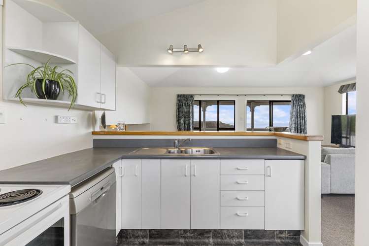 32 Hiwi Crescent Titahi Bay_7