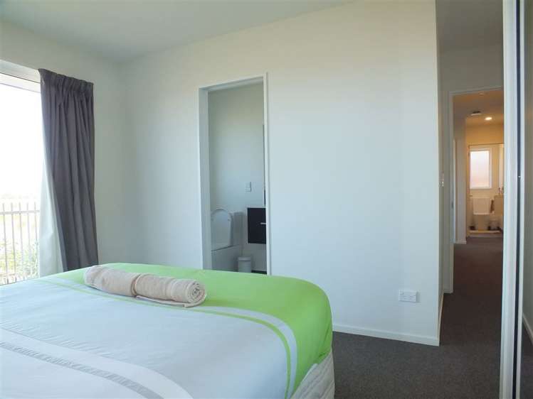 32 Contrail Street Wigram_17