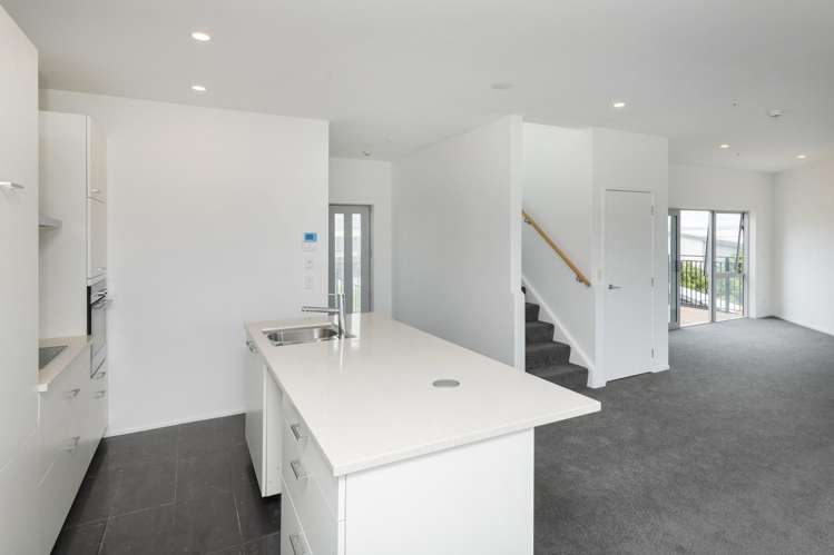 203/4 Reads Quay, Marinaview Gisborne_38