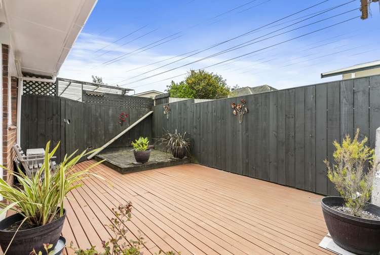 2/14b Penney Avenue Mount Roskill_12