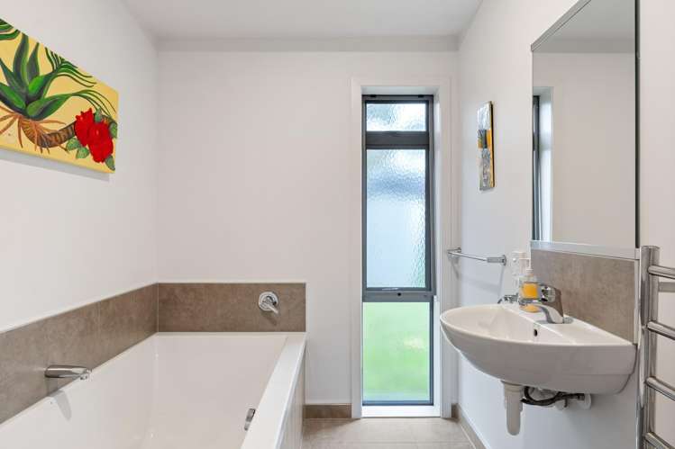 12 Charteris Rise Riverdale_15
