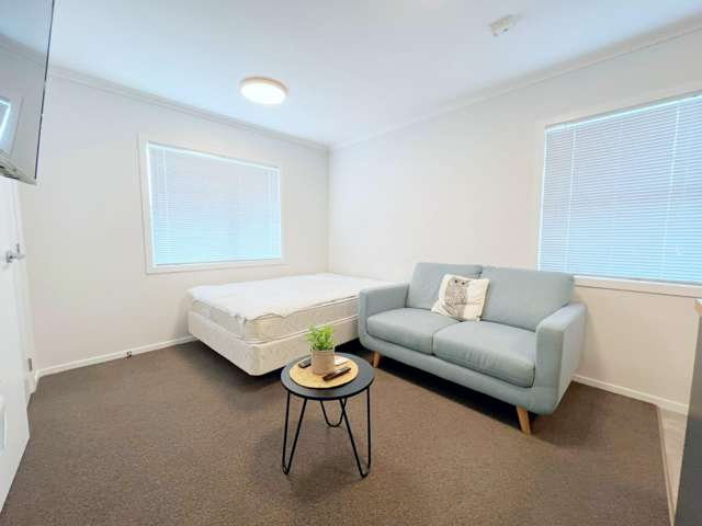 12/13 Crescent Court 1107_2