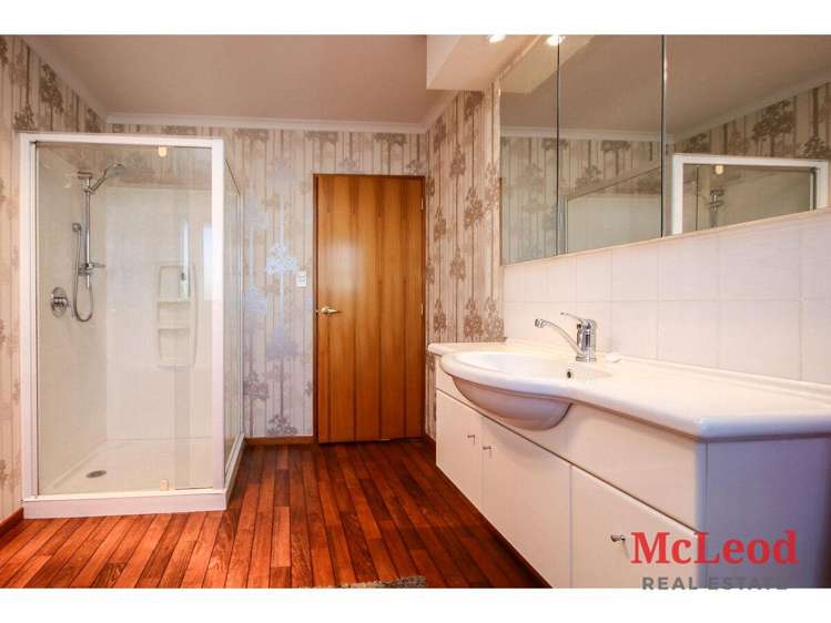 150 Racecourse Road_5
