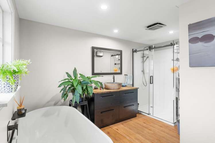 221 Breezes Road Aranui_7