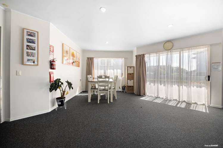 2/442 Richardson Road Mt Roskill_4