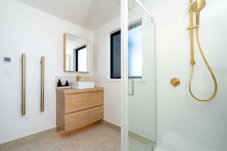 96 Charles Street Westshore_20