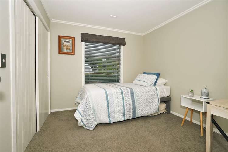 14 Miers Glade Rototuna North_17