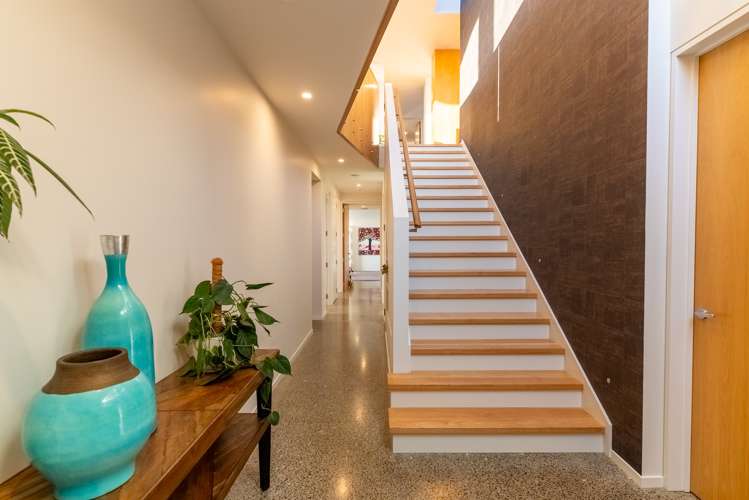 10 Seascape View Paremata_17