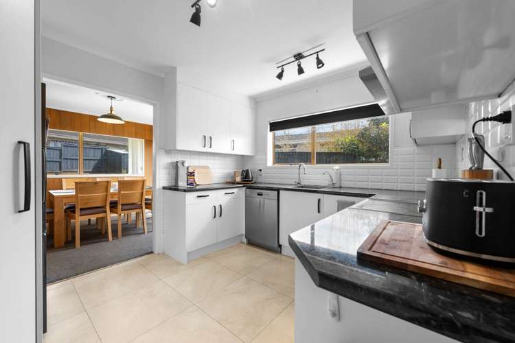 34 Meadway Sunnyhills_7